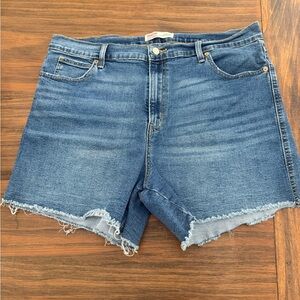 Signature by Levi Strauss Heritage High Rise  Jean Shorts with Raw Hem, size 18